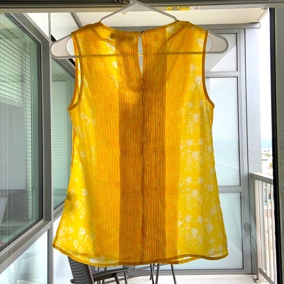 Banana Republic Yellow Floral Print Top - Picture 2 of 2